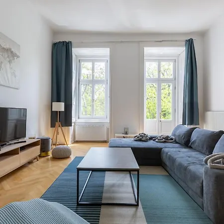Super 2br-2bt With Balcony&view&sauna&jacuzzi * Budapest