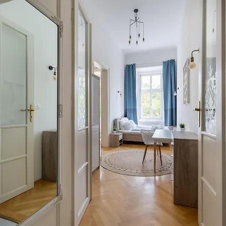Super 2br-2bt With Balcony&view&sauna&jacuzzi Apartment Budapest