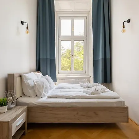 Super 2br-2bt With Balcony&view&sauna&jacuzzi *