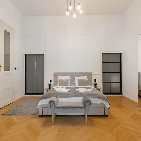 Apartment Super 2br-2bt With Balcony&view&sauna&jacuzzi *