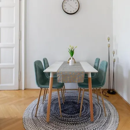 Appartement Super 2br-2bt With Balcony&view&sauna&jacuzzi Budapest
