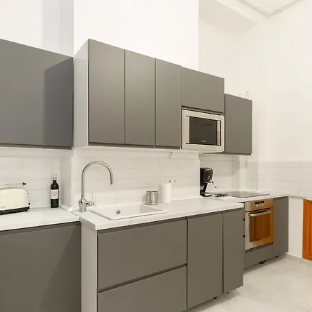 Super 2br-2bt With Balcony&view&sauna&jacuzzi * Budapeszt
